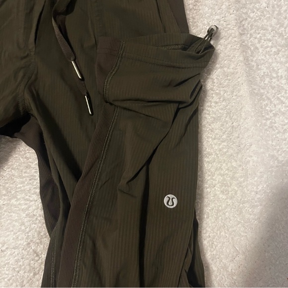 LULULEMON DANCE STUDIO CROP 25” DARK OLIVE SIZE 2 - Picture 6 of 10